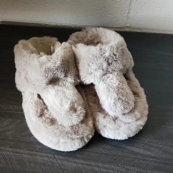 Grey Faux Fur H&M Slippers - Picture 1 of 3
